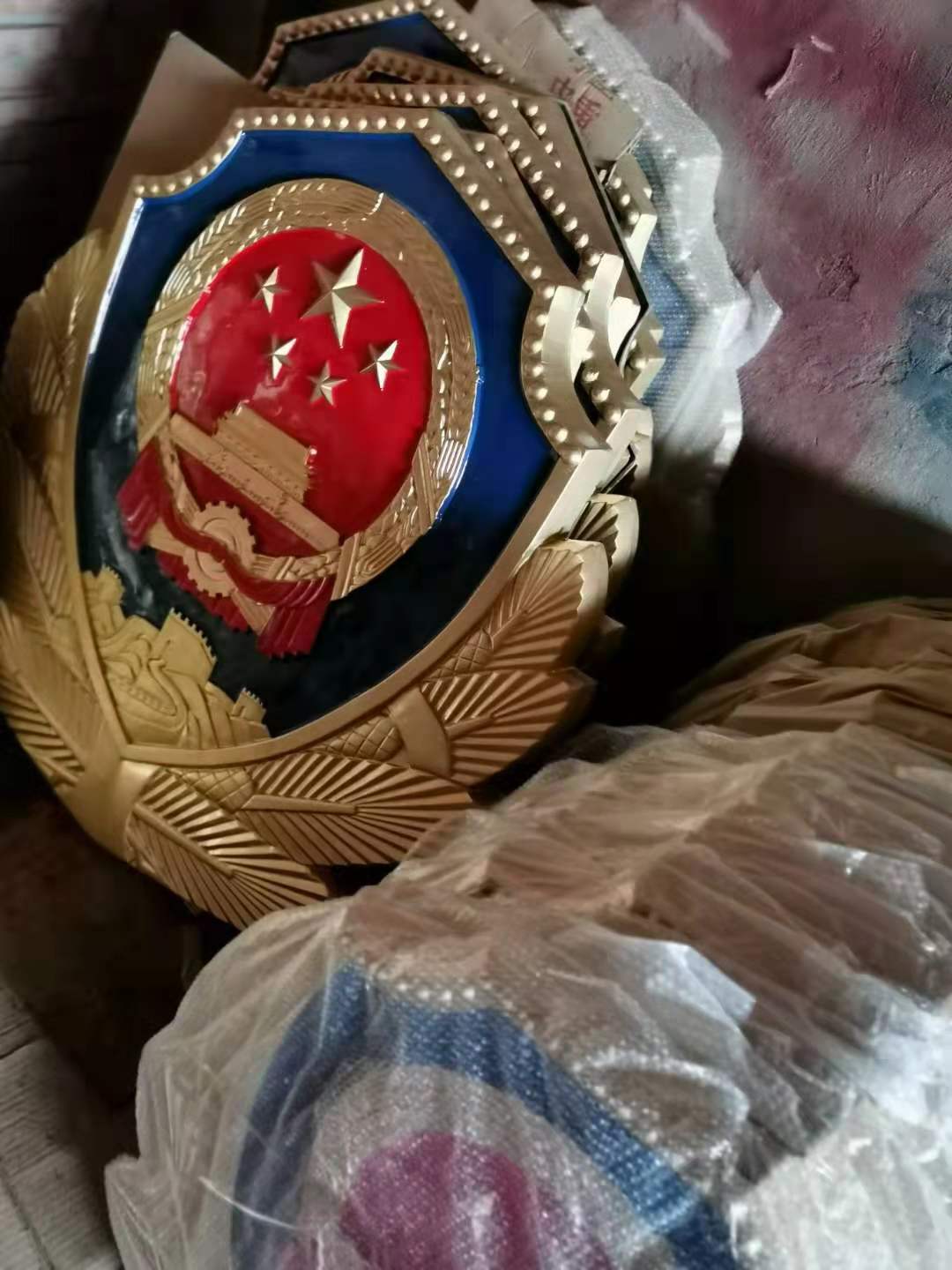 如何評估海警徽制作廠家的生產(chǎn)能力？-105